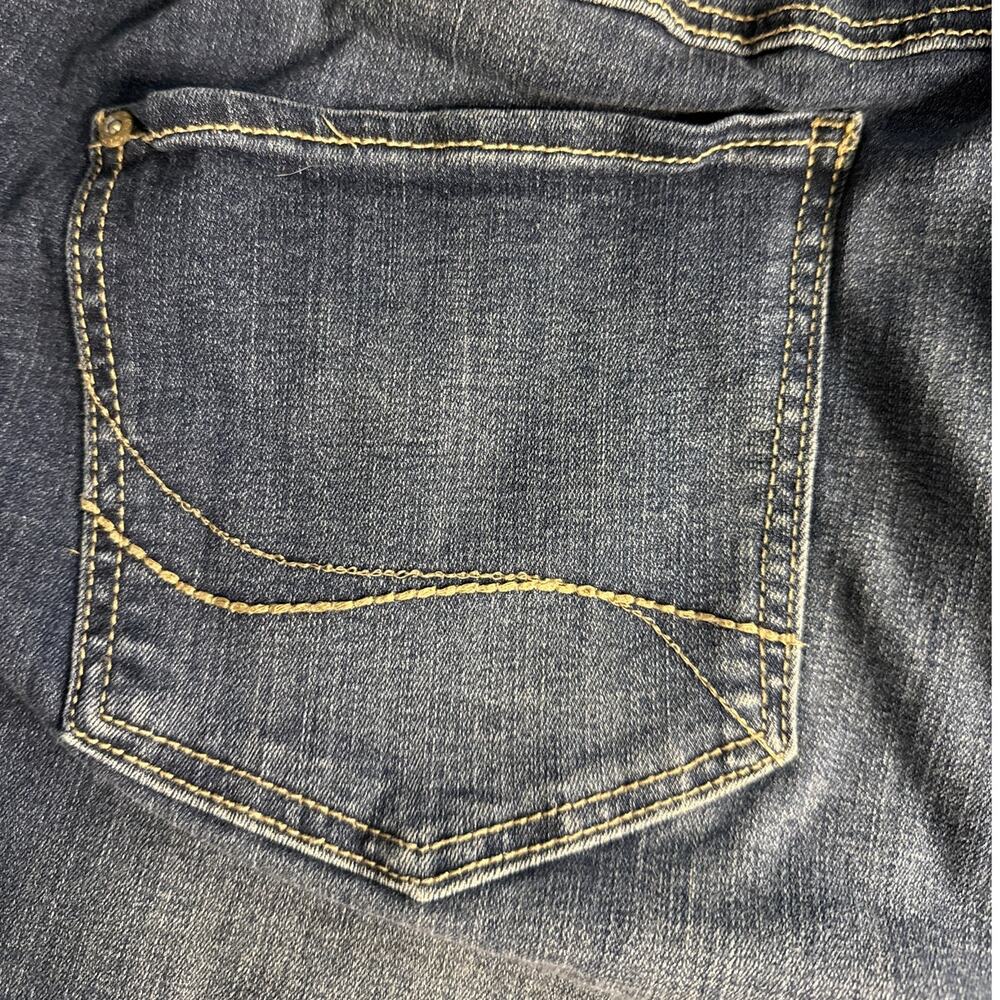 CATO Distressed Denim Shorts Size 24W in Blue - Picture 5 of 6